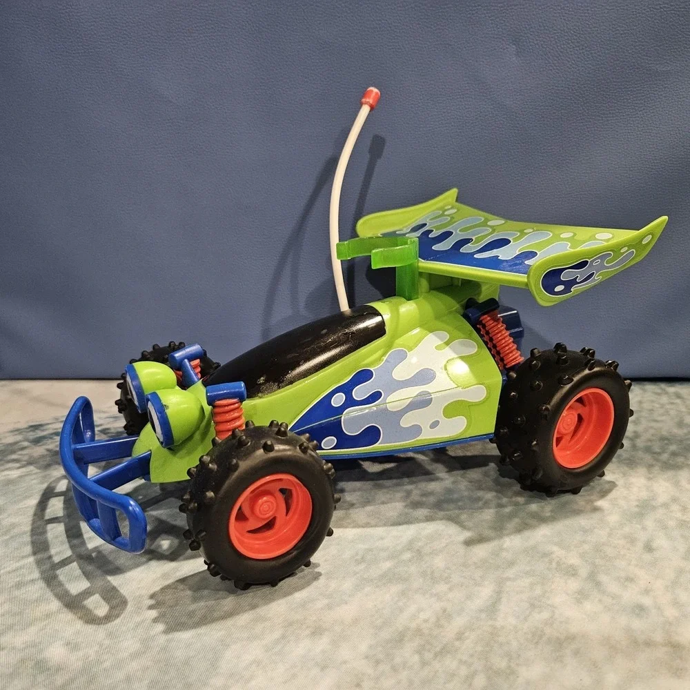 2018 Disney Pixar RC Car Vehicle w Buzz Lightyear Figure & Disney Store‎ Woody